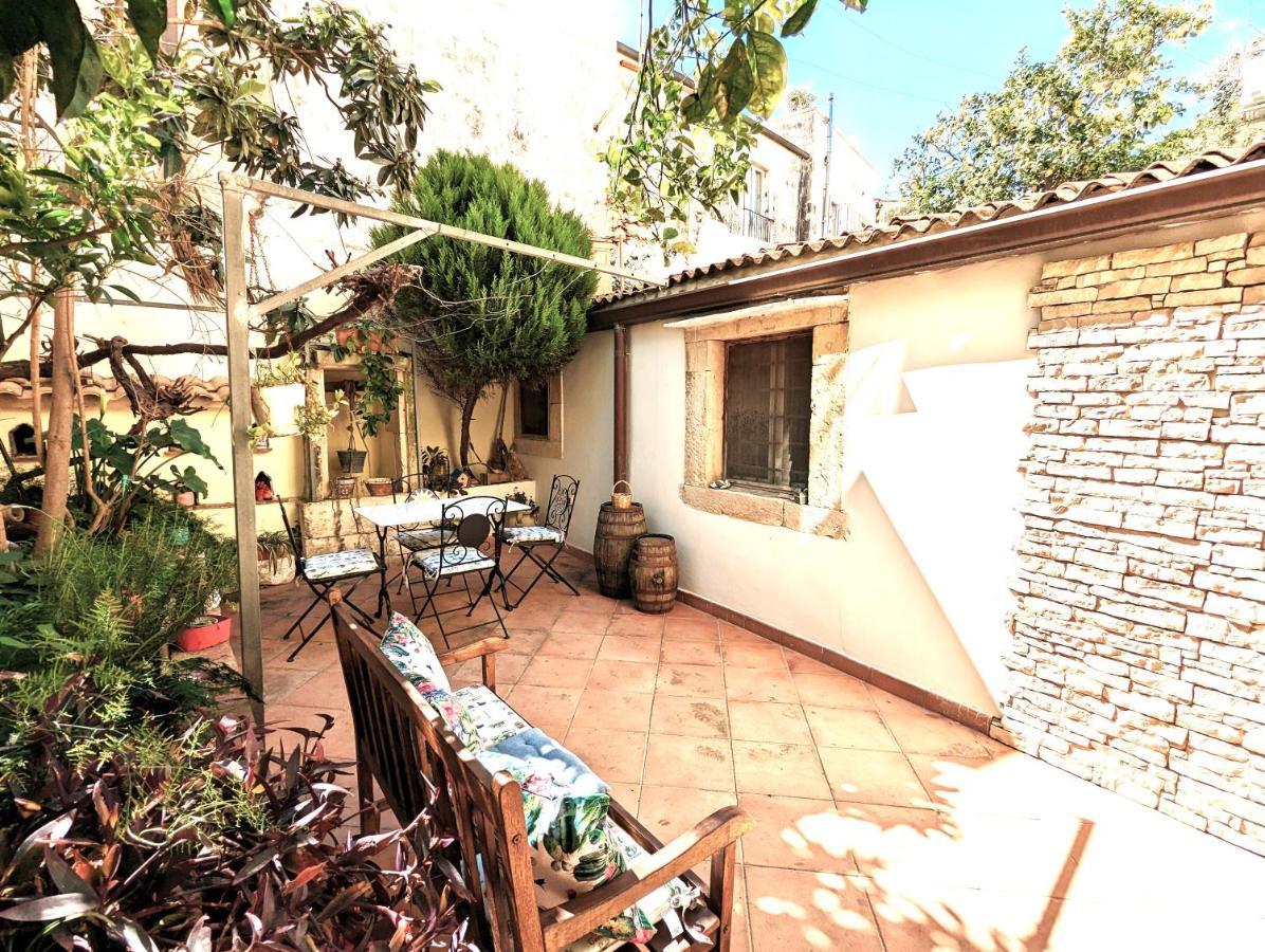 La Casa Delle Fate Apartment Syracuse Bagian luar foto